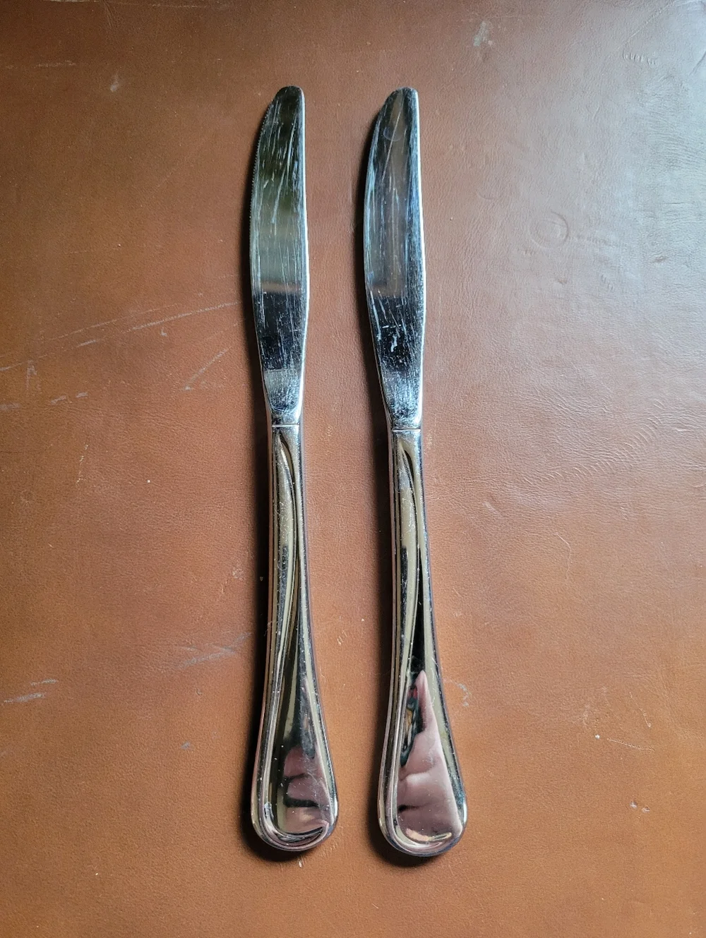 Oneida Stainless FLIGHT / RELIANCE Dinner Knives - Set of 2